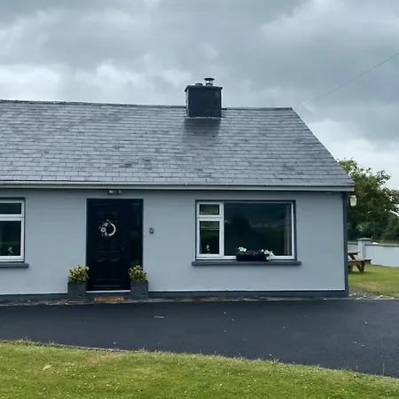 Holiday home Mountain Views On The Ring Of Kerry *